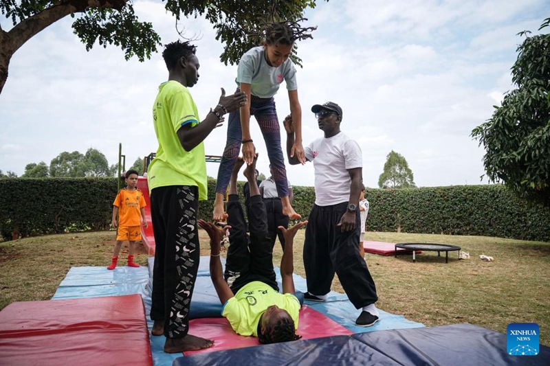 Kocha Mkenya wa mchezo wa sarakasi athamini uhusiano wake wa miaka 40 na China